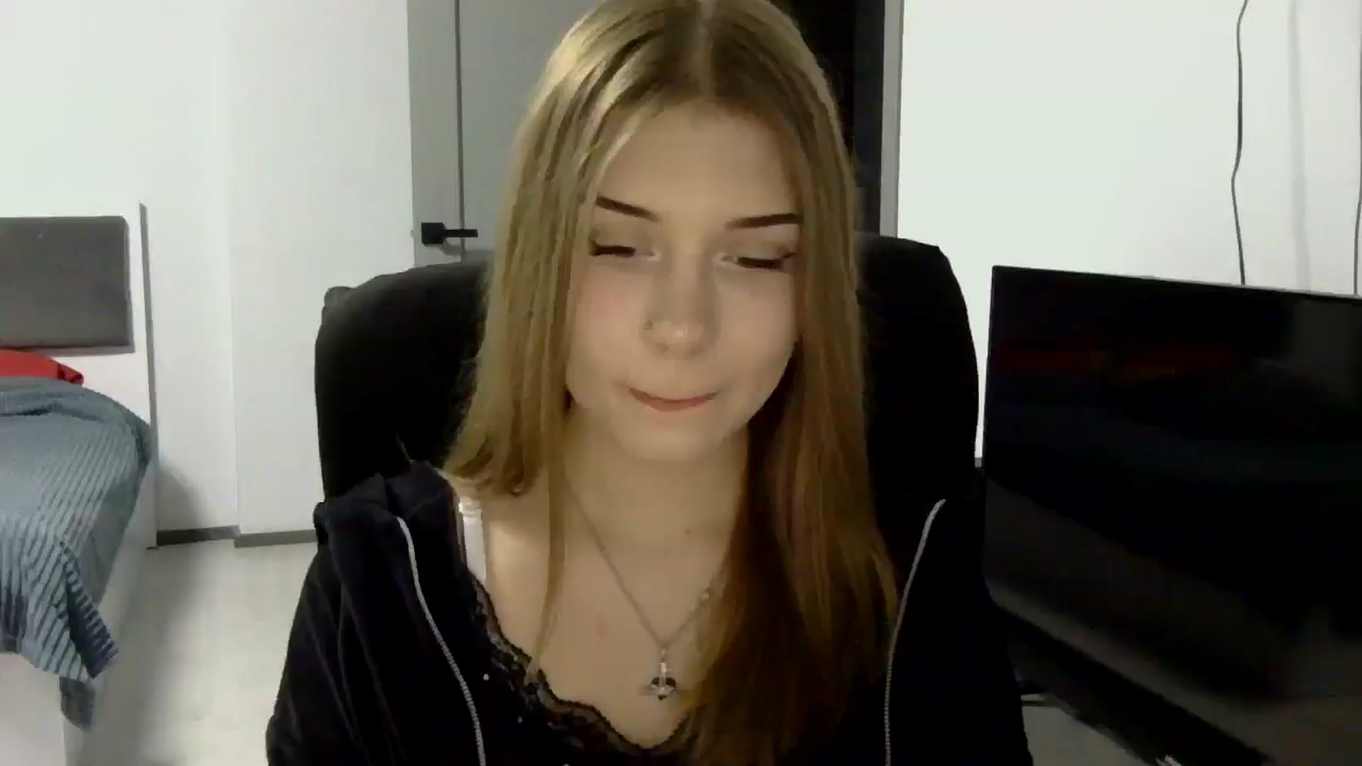 Gallery image thumbnail from YanaMeoww's myfreecams stream on, 04/15/2026, 17:37 image 19 of 20