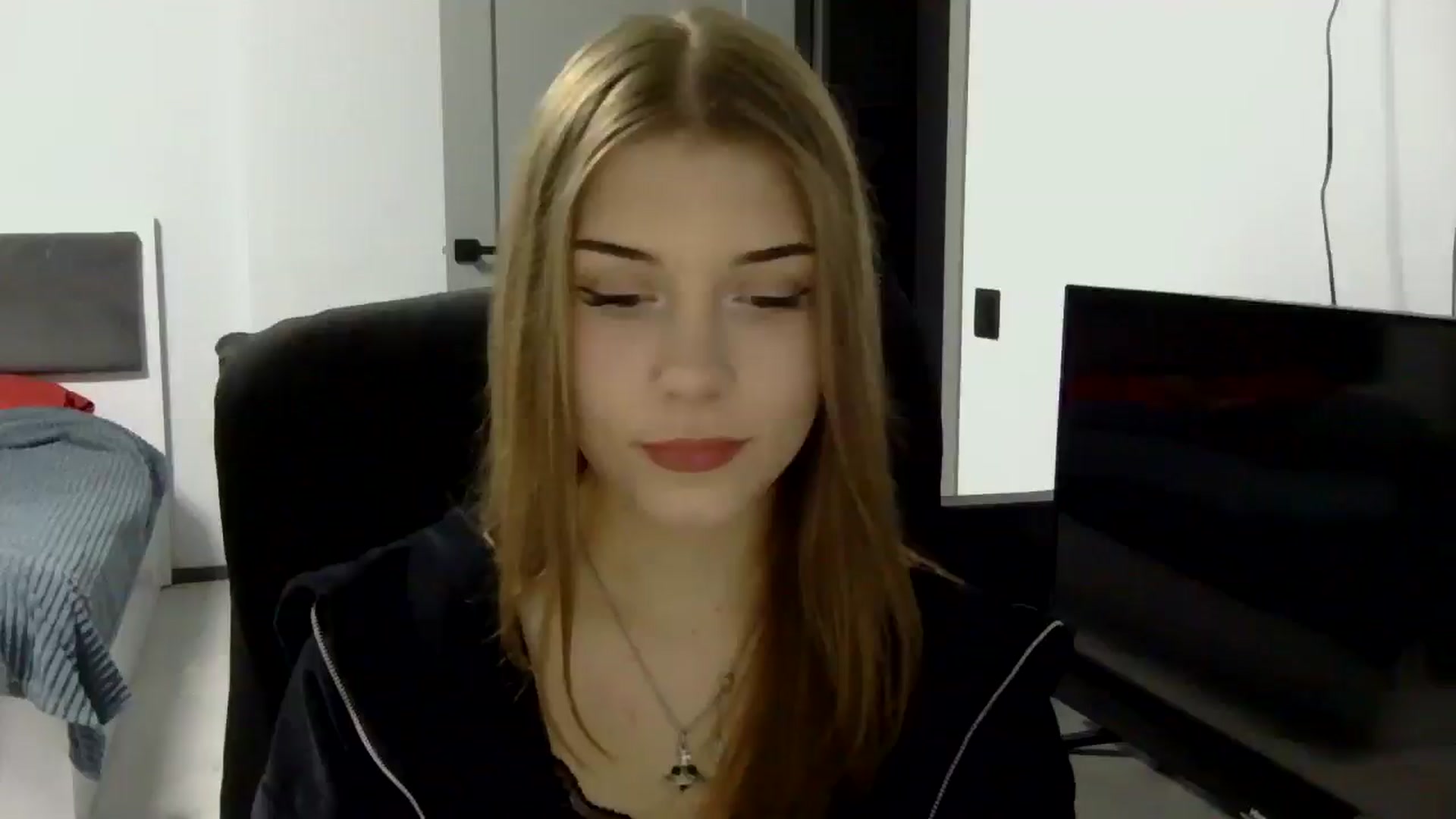 Gallery image thumbnail from YanaMeoww's myfreecams stream on, 04/15/2026, 18:27 image 11 of 20