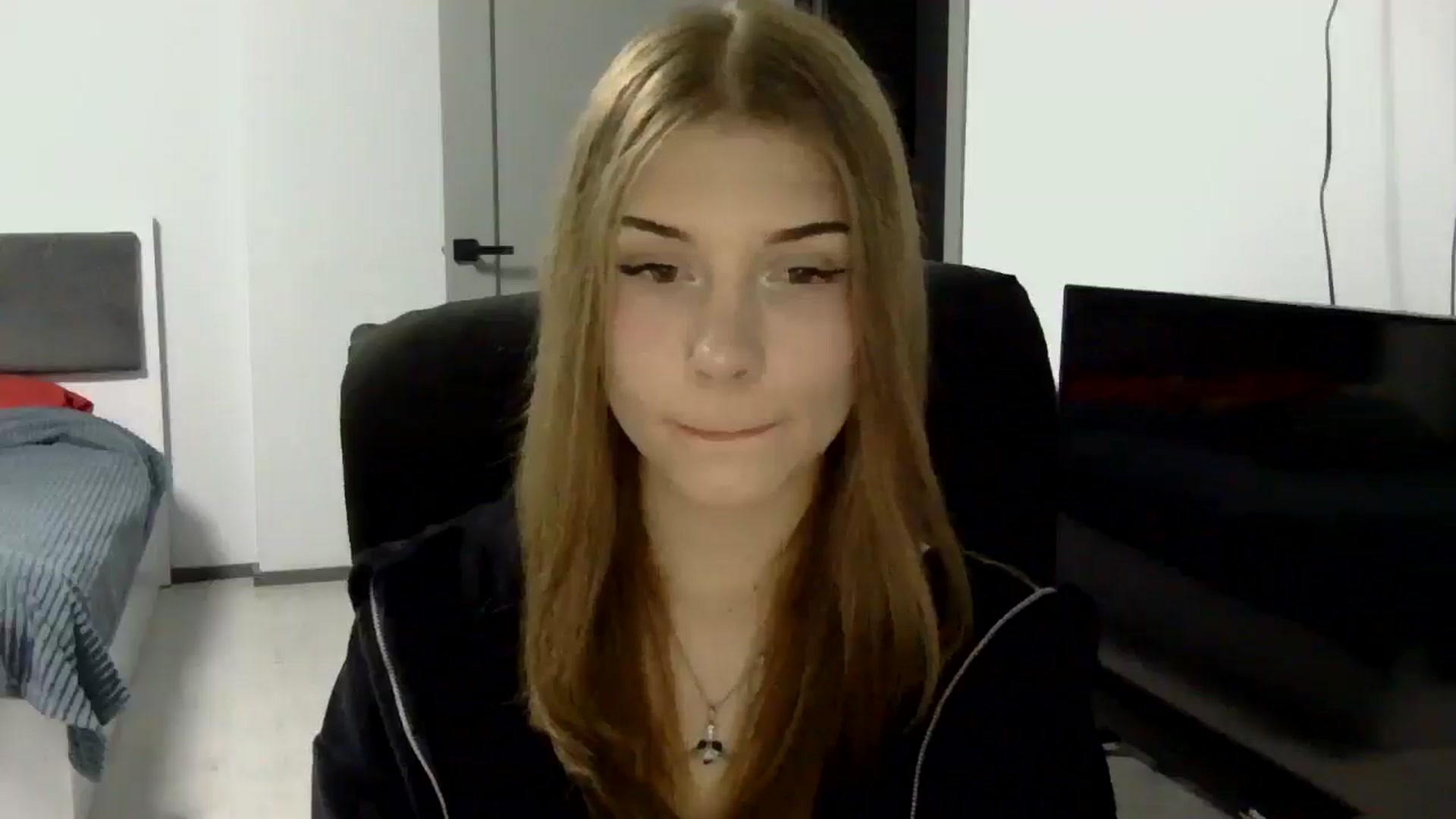 Gallery image thumbnail from YanaMeoww's myfreecams stream on, 04/15/2026, 18:27 image 4 of 20
