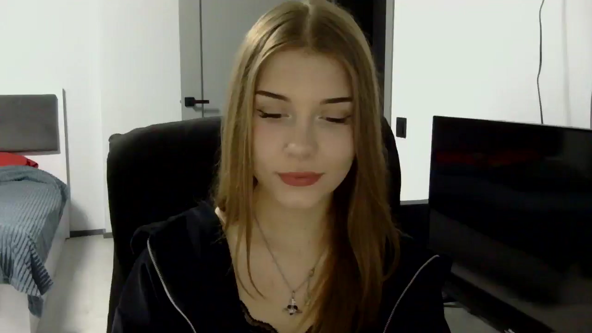 Gallery image thumbnail from YanaMeoww's myfreecams stream on, 04/15/2026, 18:27 image 8 of 20