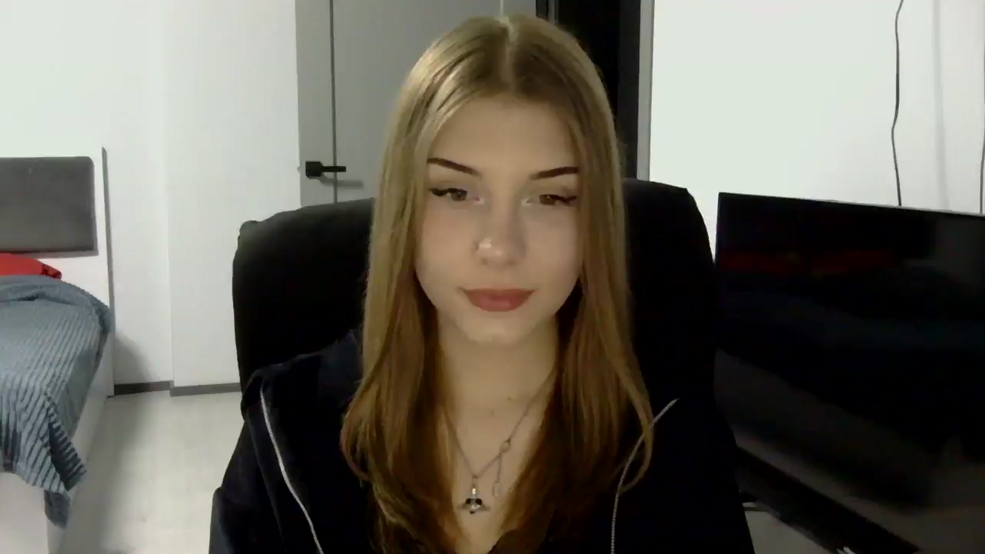 Gallery image thumbnail from YanaMeoww's myfreecams stream on, 04/15/2026, 18:27 image 1 of 20