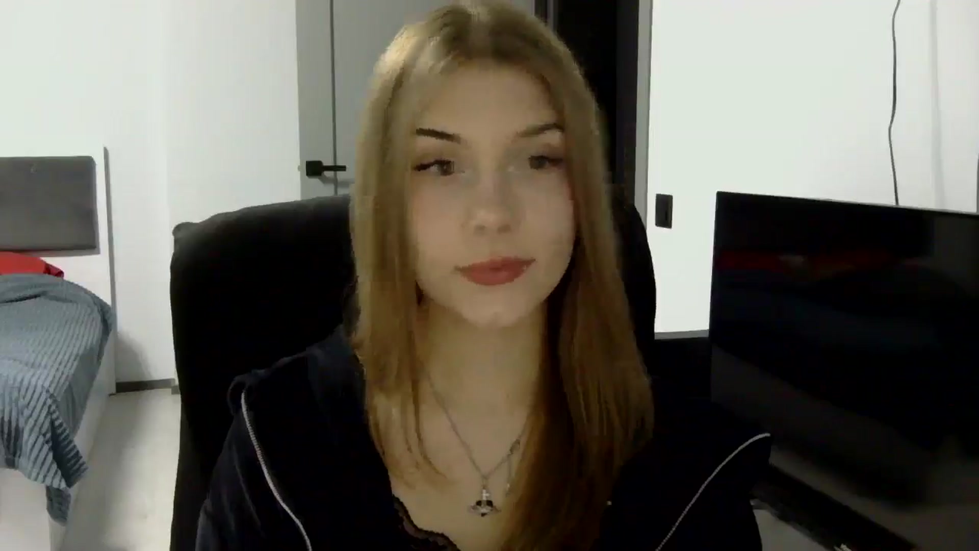 Gallery image thumbnail from YanaMeoww's myfreecams stream on, 04/15/2026, 18:27 image 19 of 20
