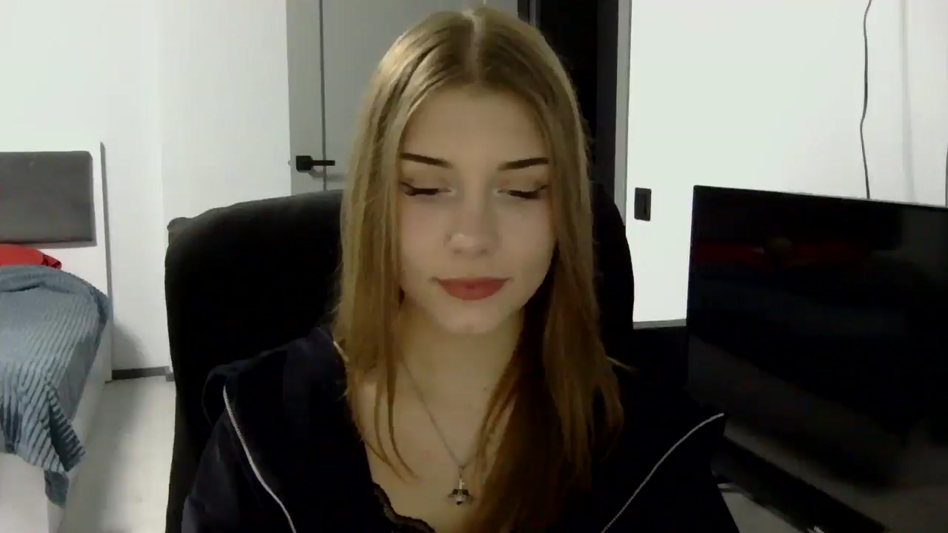 Gallery image thumbnail from YanaMeoww's myfreecams stream on, 04/15/2026, 18:27 image 13 of 20