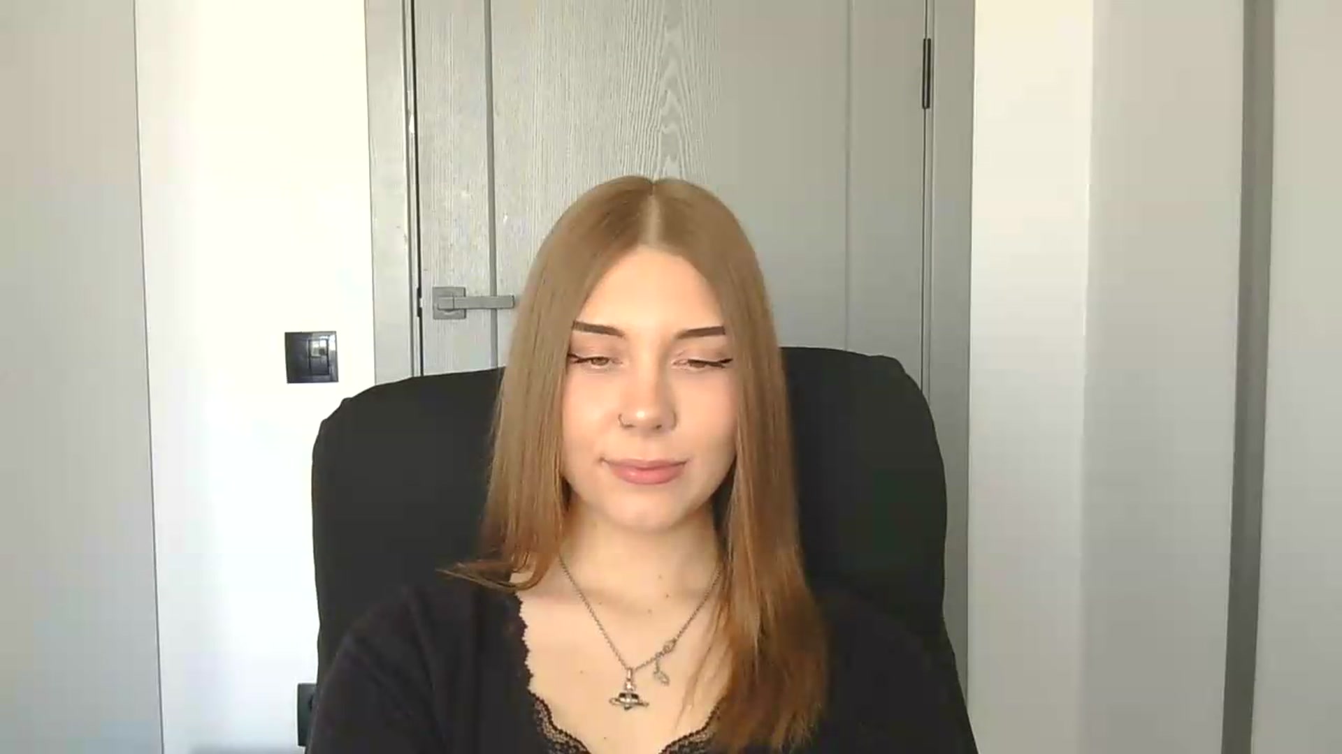 Gallery image thumbnail from YanaMeoww's myfreecams stream on, 05/18/2026, 15:33 image 17 of 20