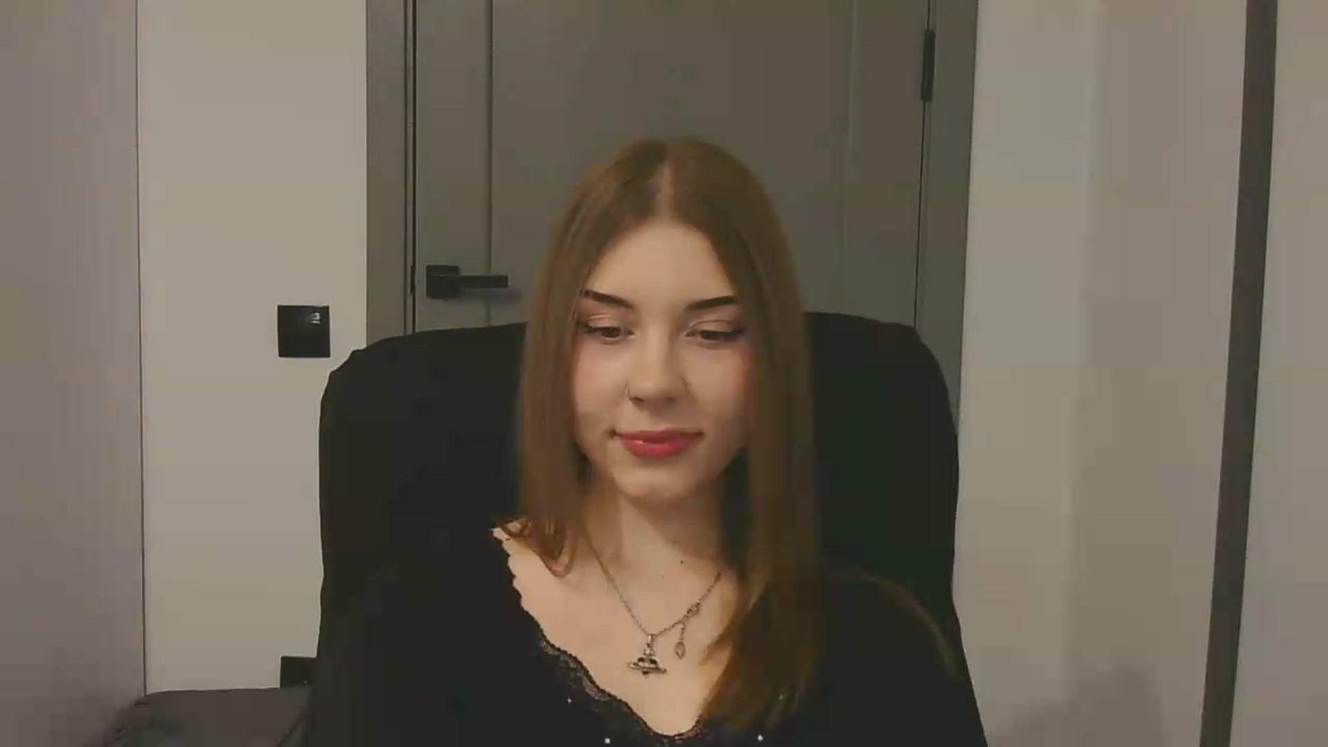 Gallery image thumbnail from YanaMeoww's myfreecams stream on, 05/20/2026, 18:54 image 17 of 20