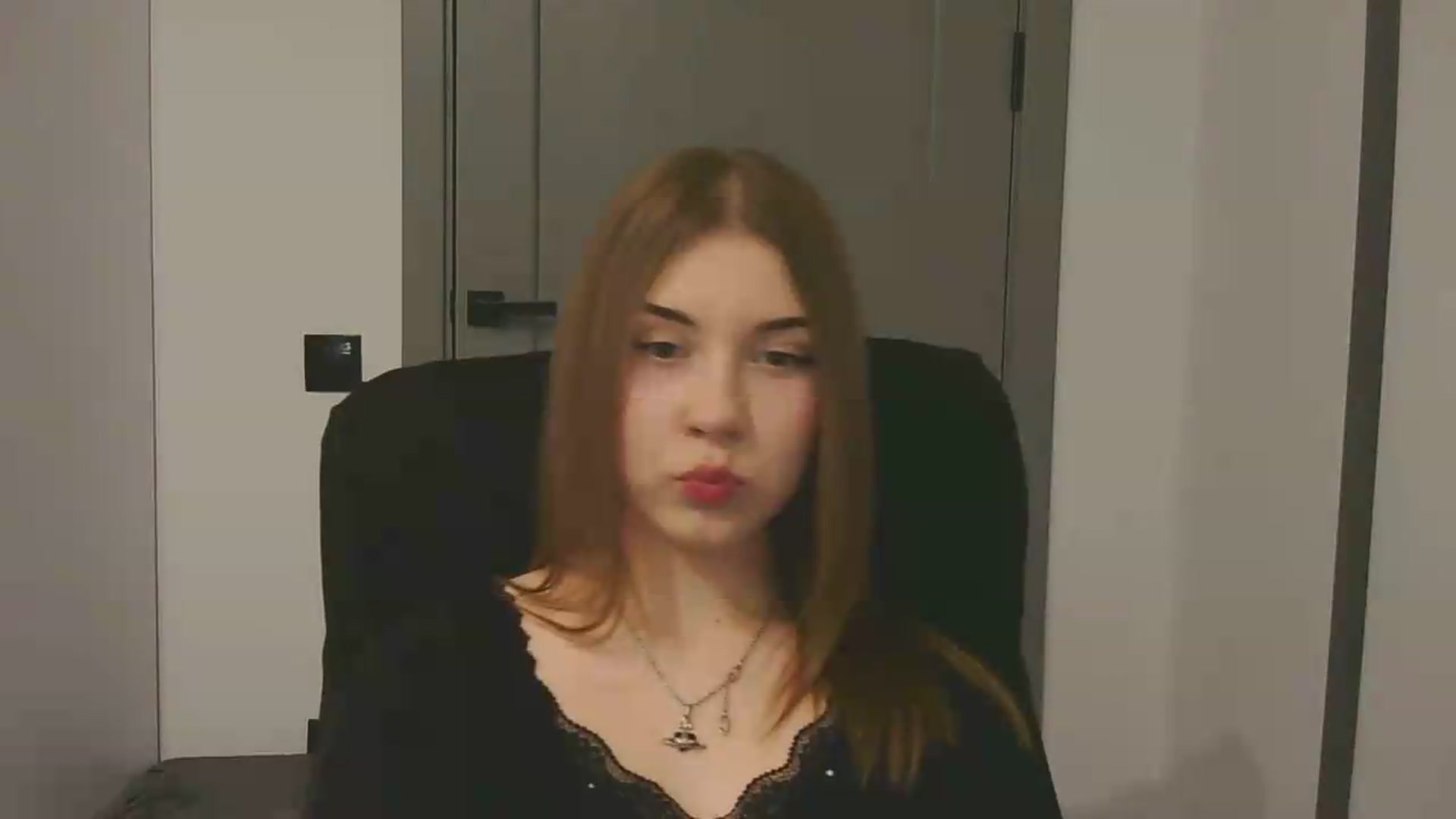 Gallery image thumbnail from YanaMeoww's myfreecams stream on, 05/20/2026, 18:54 image 19 of 20