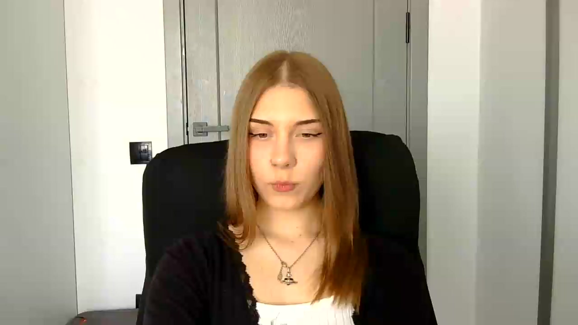 Gallery image thumbnail from YanaMeoww's myfreecams stream on, 05/21/2026, 15:09 image 4 of 20