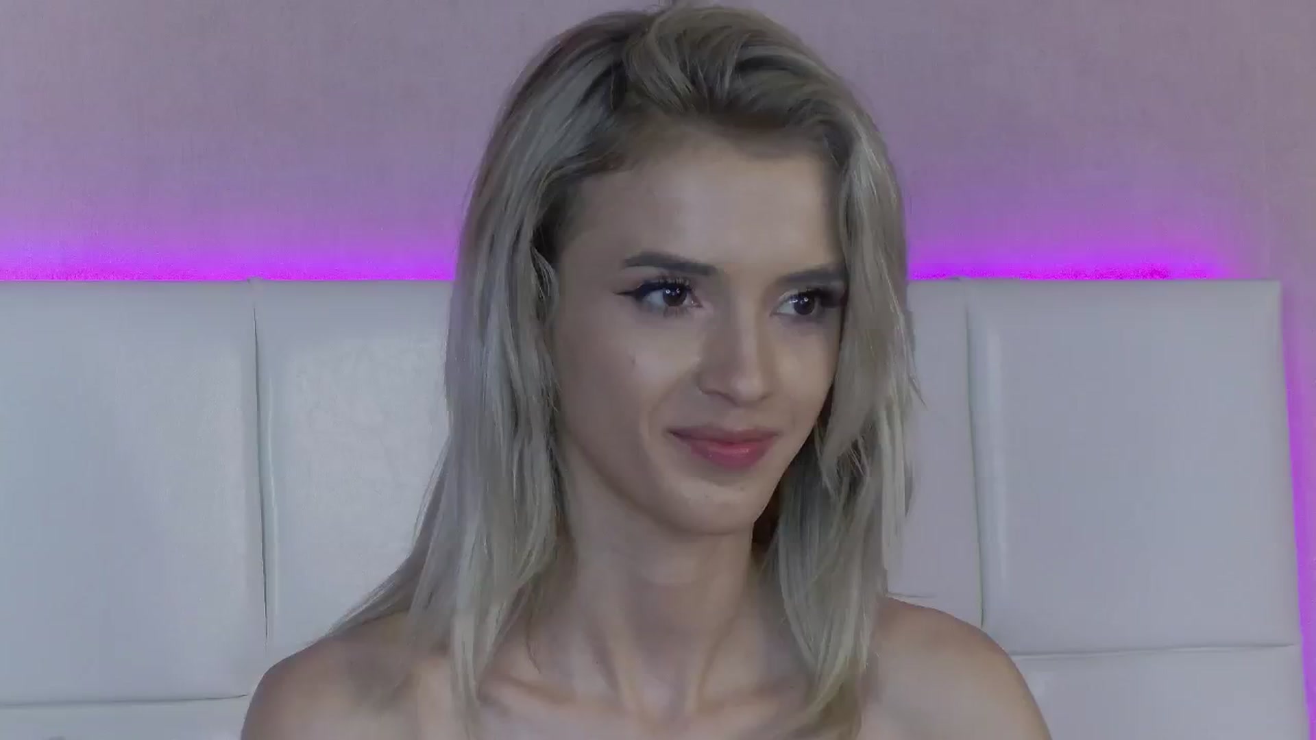 Gallery image thumbnail from YannaJeen's myfreecams stream on, 06/30/2024, 14:25 image 5 of 20