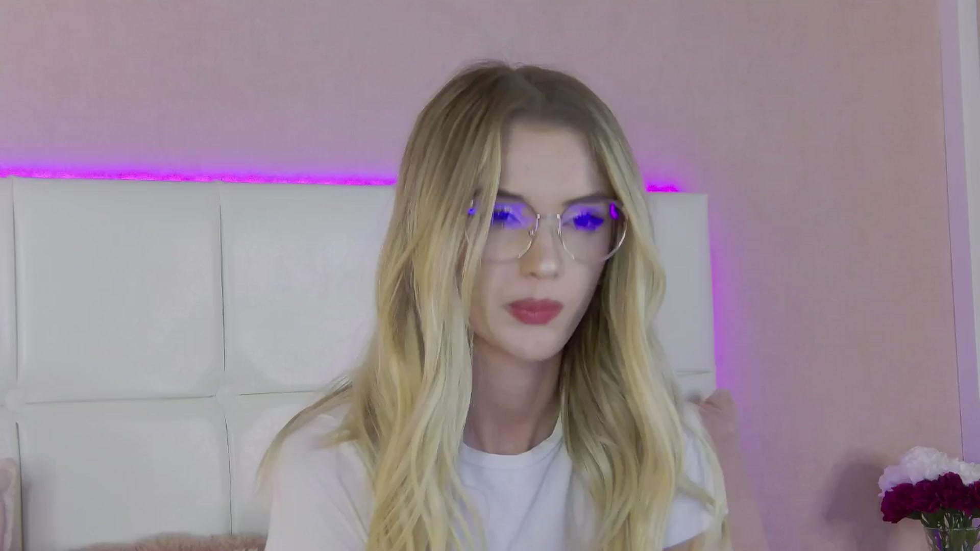 Gallery image thumbnail from YannaJeen's myfreecams stream on, 09/25/2024, 09:30 image 1 of 20