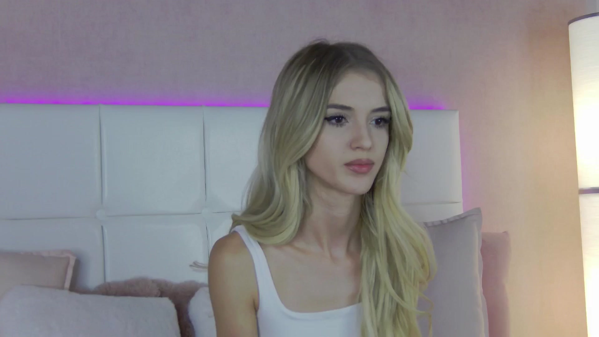 Gallery image thumbnail from YannaJeen's myfreecams stream on, 10/01/2024, 08:43 image 20 of 20