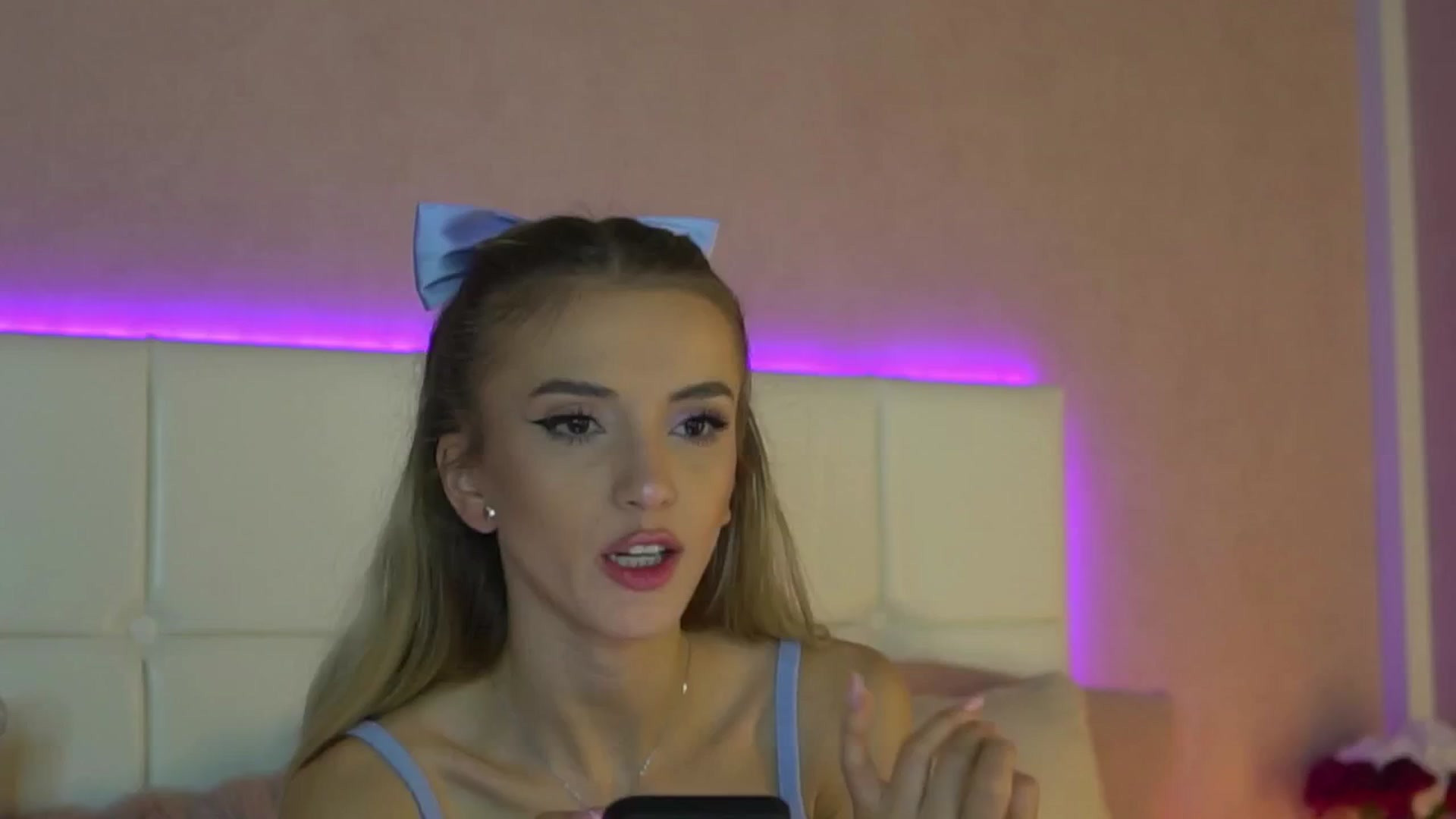 Gallery image thumbnail from YannaJeen's myfreecams stream on, 11/12/2024, 10:25 image 6 of 20