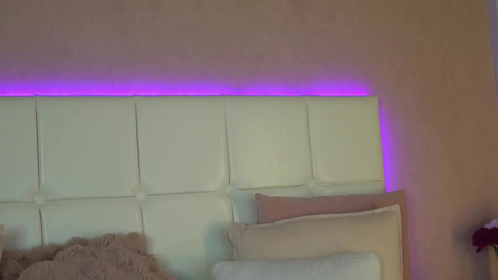 Gallery image thumbnail from YannaJeen's myfreecams stream on, 12/20/2024, 11:33 image 19 of 20