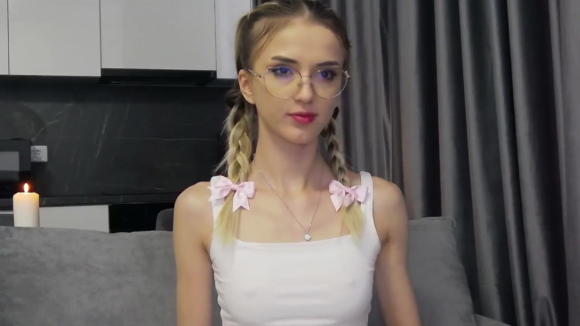 Gallery image thumbnail from YannaJeen's myfreecams stream on, 01/14/2025, 10:01 image 6 of 20