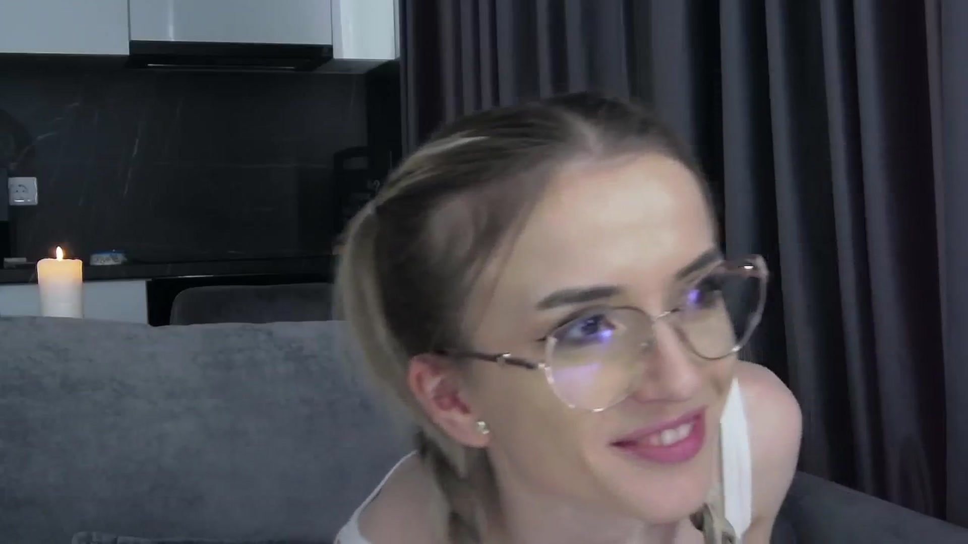 Gallery image thumbnail from YannaJeen's myfreecams stream on, 01/14/2025, 12:33 image 11 of 20