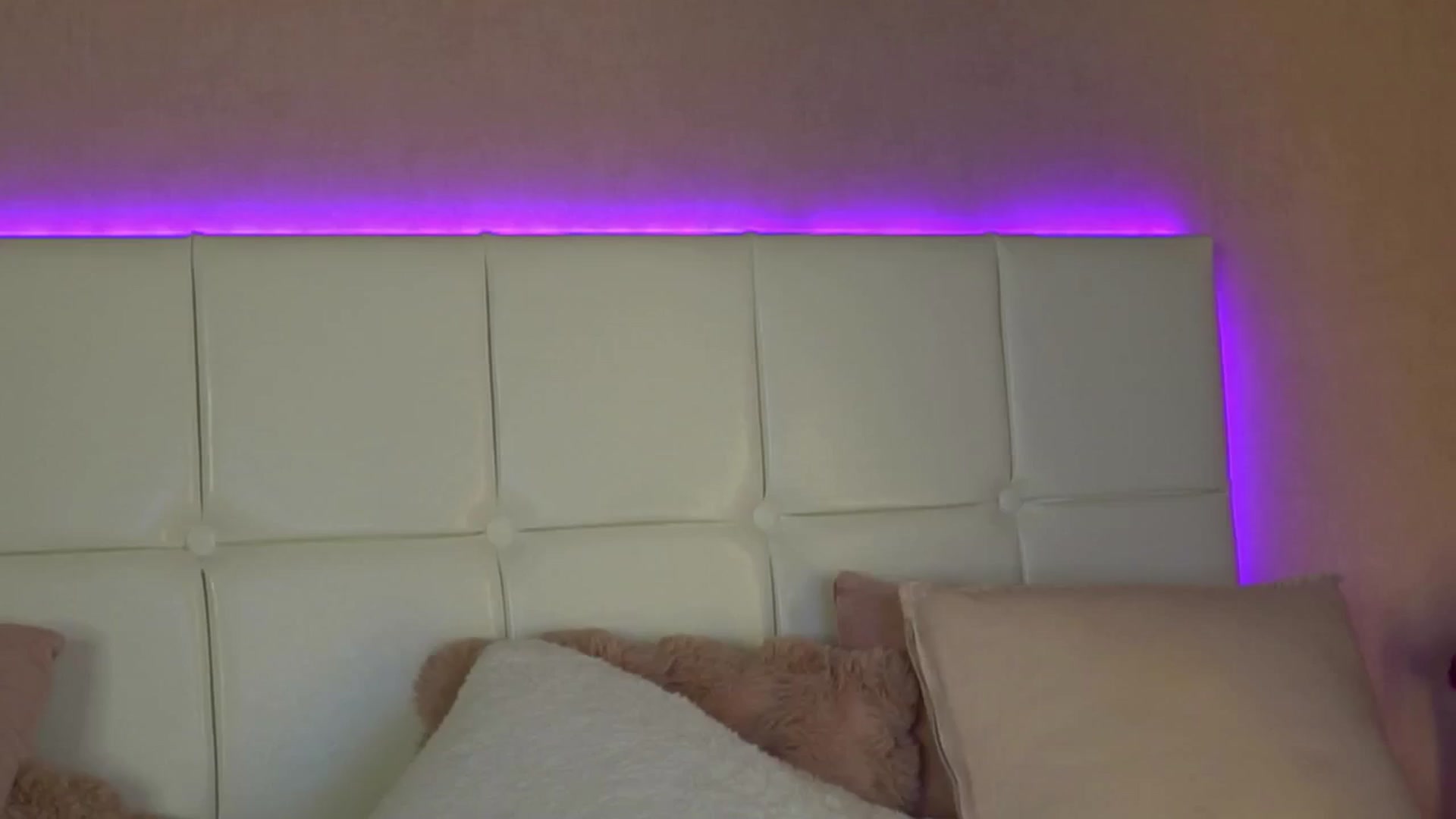 Gallery image thumbnail from YannaJeen's myfreecams stream on, 02/04/2025, 10:34 image 2 of 20