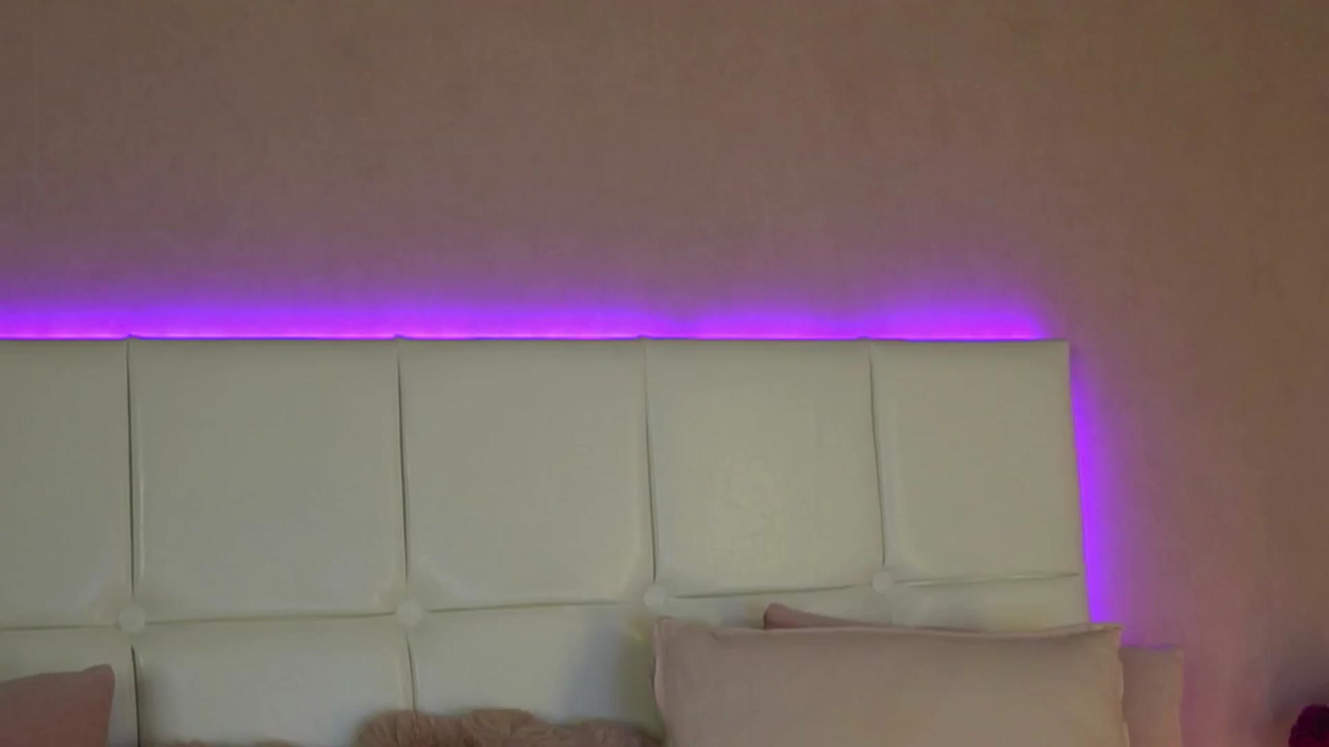 Gallery image thumbnail from YannaJeen's myfreecams stream on, 02/04/2025, 12:10 image 3 of 20