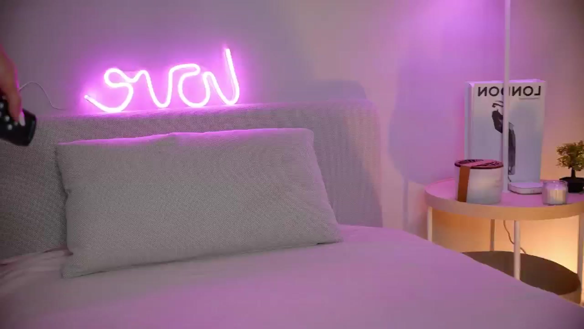Gallery image thumbnail from YannaJeen's myfreecams stream on, 06/05/2025, 06:56 image 10 of 20