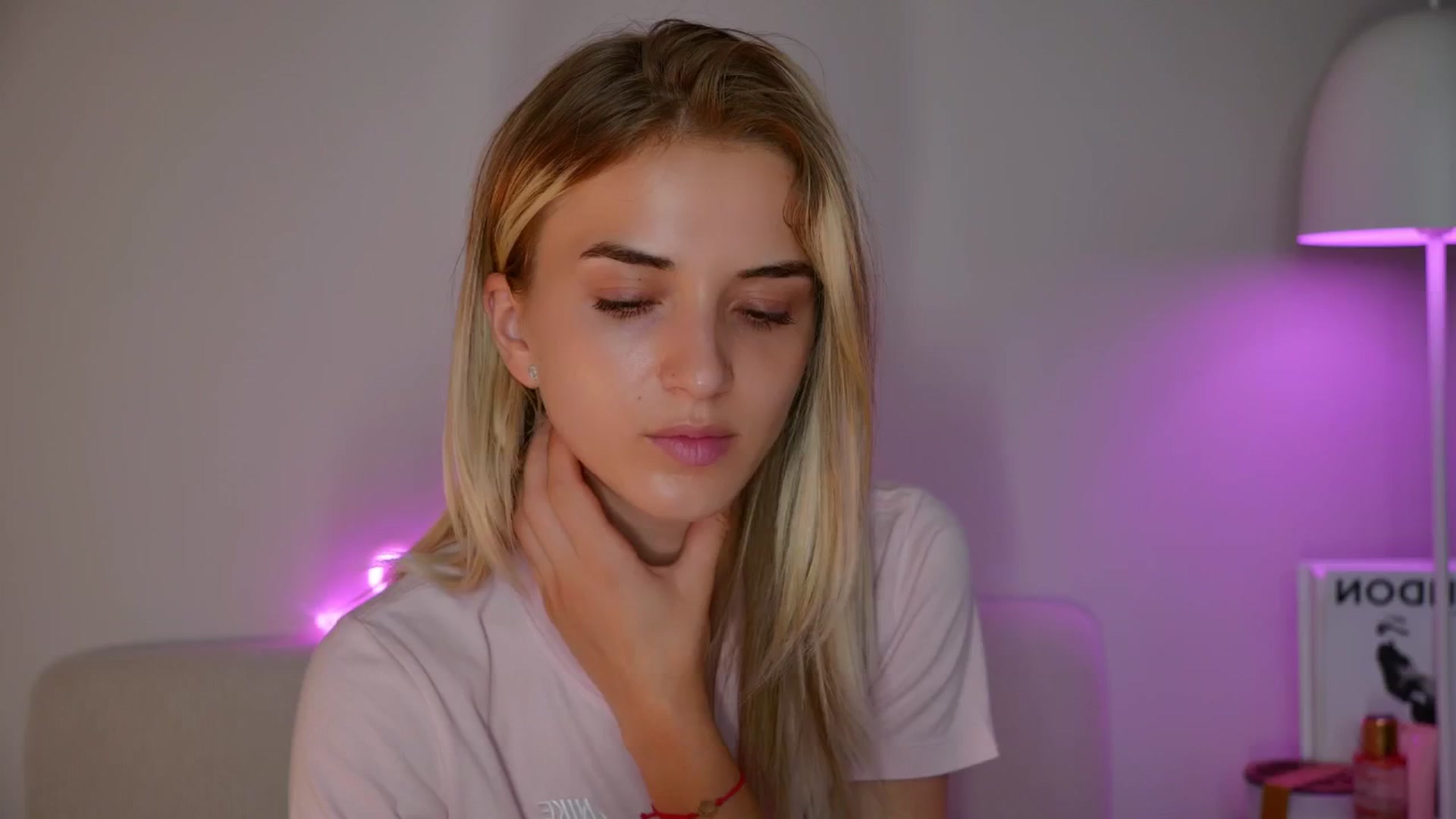 Gallery image thumbnail from YannaJeen's myfreecams stream on, 06/10/2025, 10:57 image 18 of 20