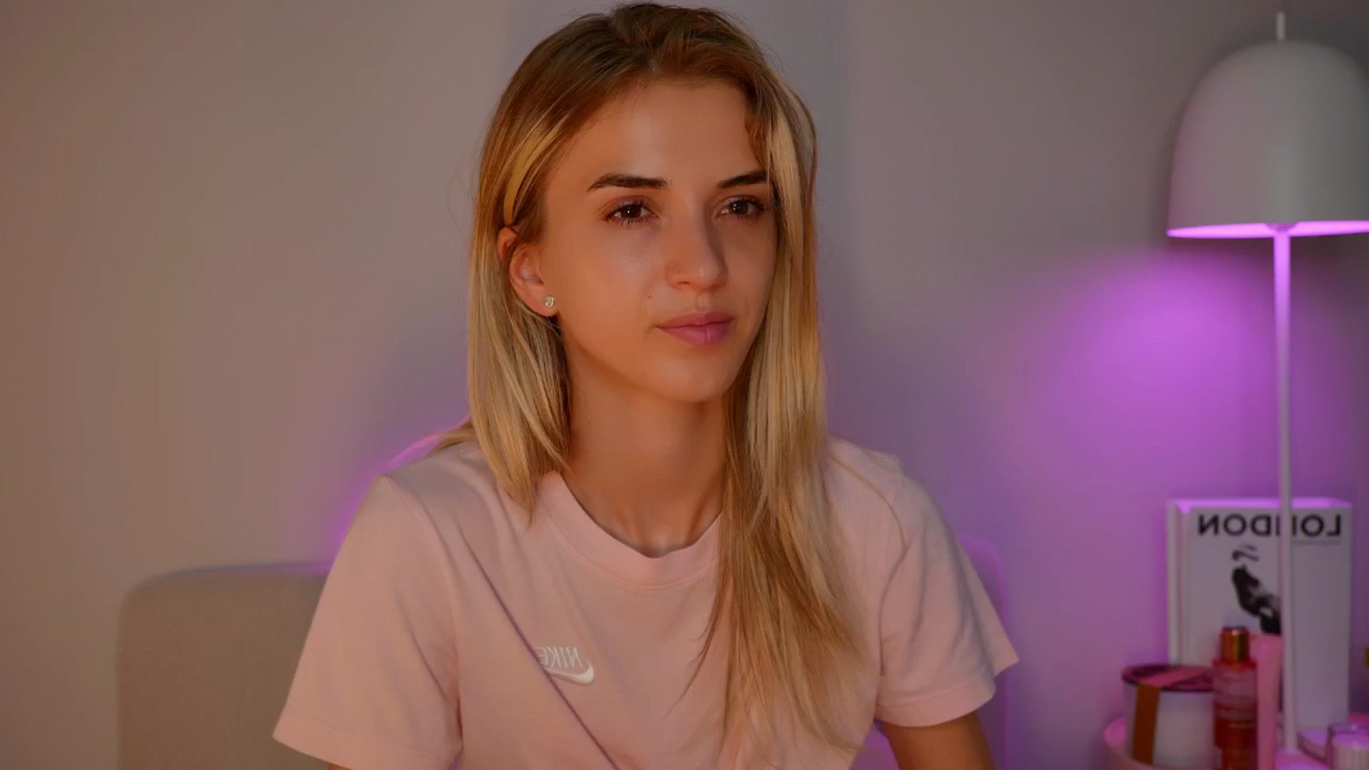 Gallery image thumbnail from YannaJeen's myfreecams stream on, 06/10/2025, 10:57 image 3 of 20