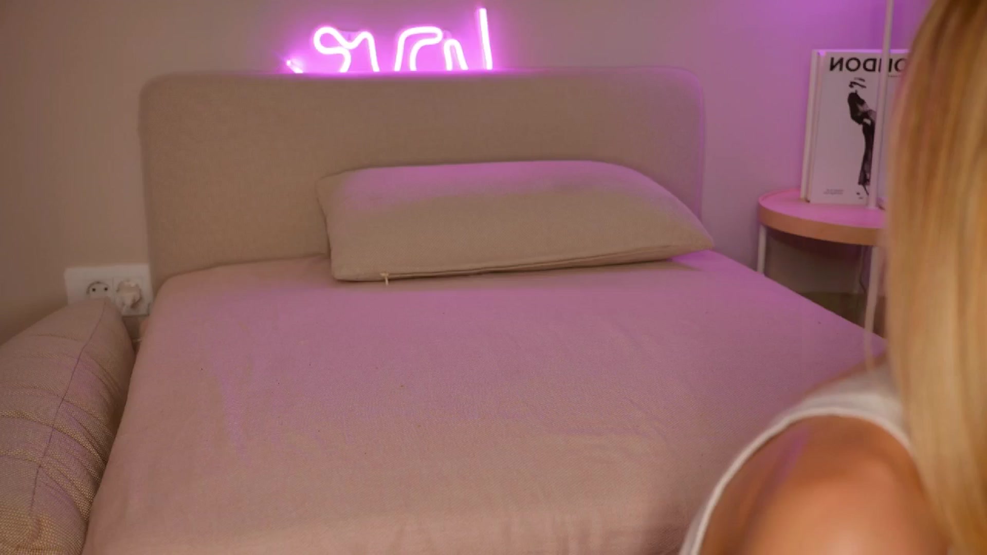 Gallery image thumbnail from YannaJeen's myfreecams stream on, 06/14/2025, 09:45 image 13 of 20
