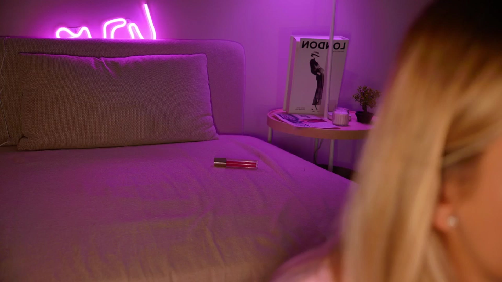 Gallery image thumbnail from YannaJeen's myfreecams stream on, 06/20/2025, 07:41 image 15 of 20