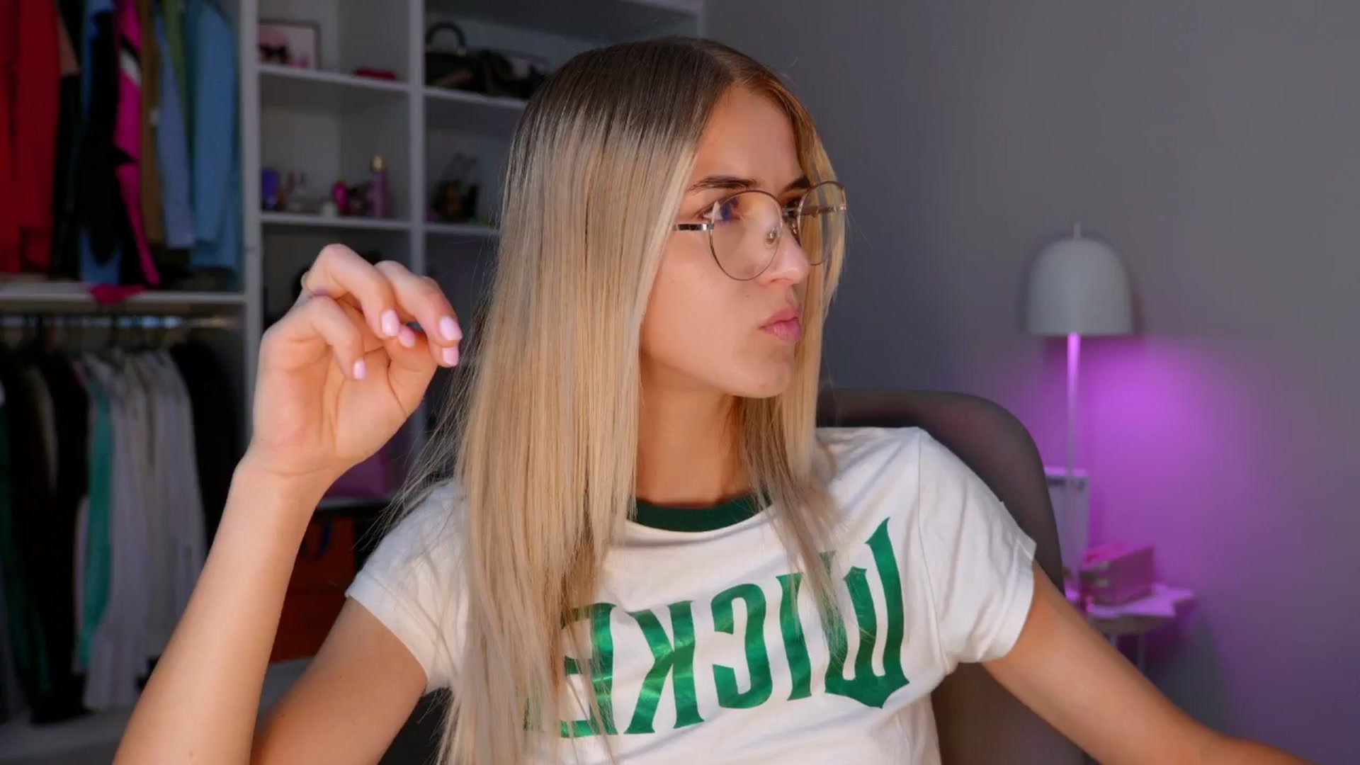 Gallery image thumbnail from YannaJeen's myfreecams stream on, 06/23/2025, 07:21 image 19 of 20