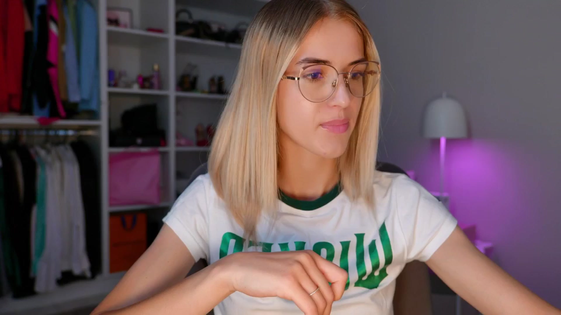 Gallery image thumbnail from YannaJeen's myfreecams stream on, 06/23/2025, 07:21 image 13 of 20
