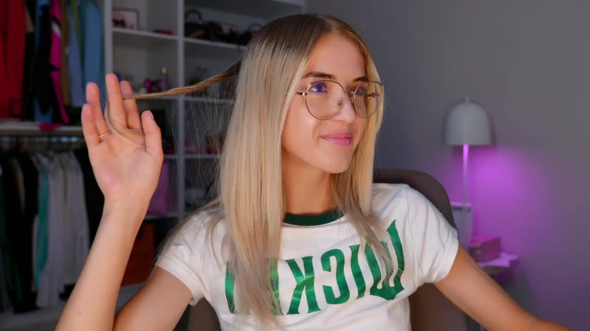 Gallery image thumbnail from YannaJeen's myfreecams stream on, 06/23/2025, 07:21 image 18 of 20