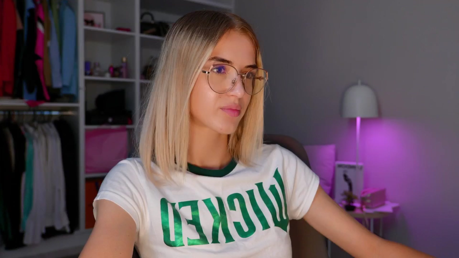 Gallery image thumbnail from YannaJeen's myfreecams stream on, 06/23/2025, 08:07 image 19 of 20