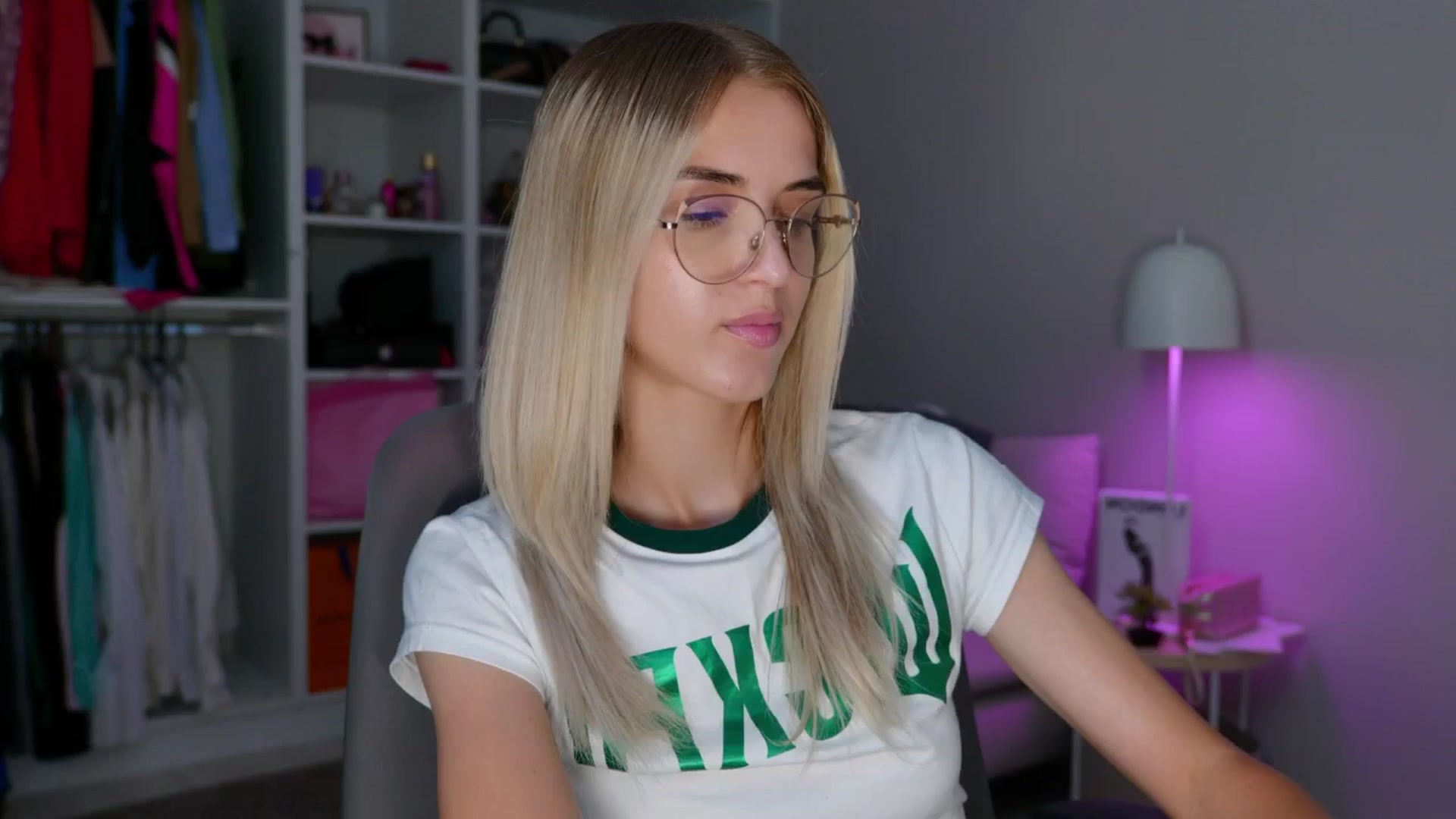 Gallery image thumbnail from YannaJeen's myfreecams stream on, 06/23/2025, 10:29 image 7 of 20