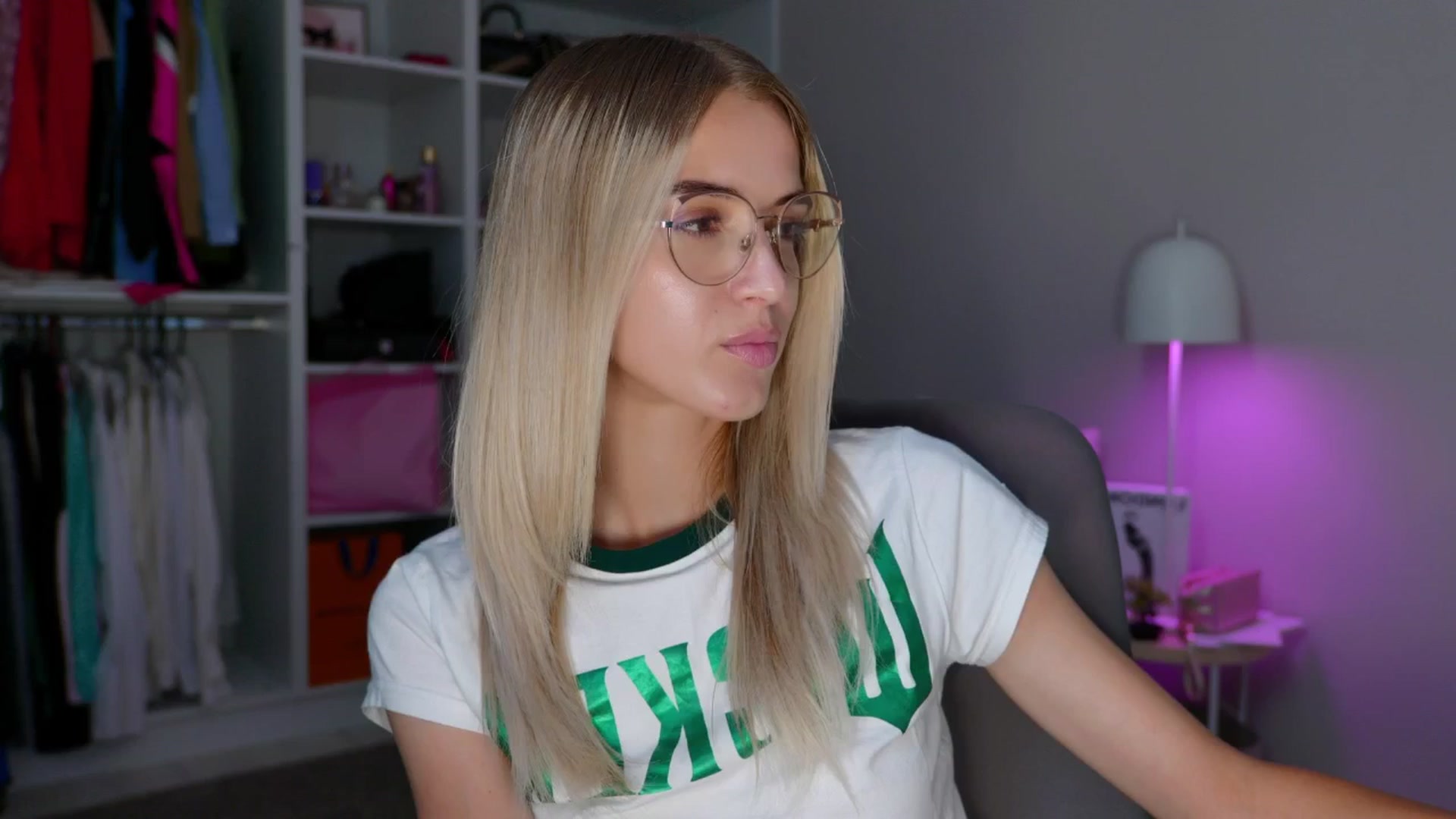 Gallery image thumbnail from YannaJeen's myfreecams stream on, 06/23/2025, 10:29 image 13 of 20