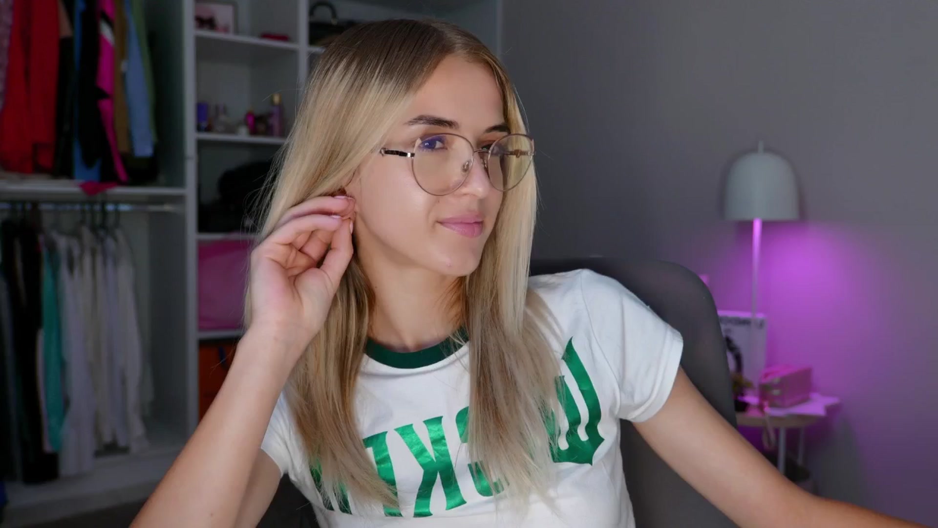 Gallery image thumbnail from YannaJeen's myfreecams stream on, 06/23/2025, 10:29 image 15 of 20
