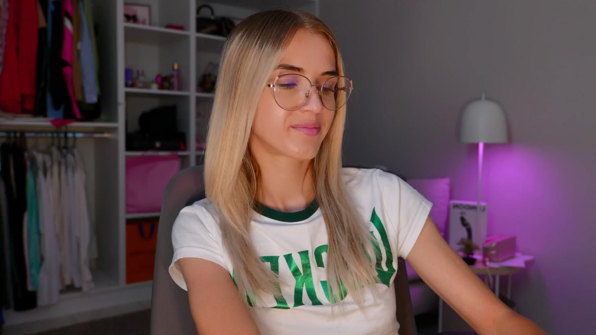 Gallery image thumbnail from YannaJeen's myfreecams stream on, 06/23/2025, 10:29 image 5 of 20