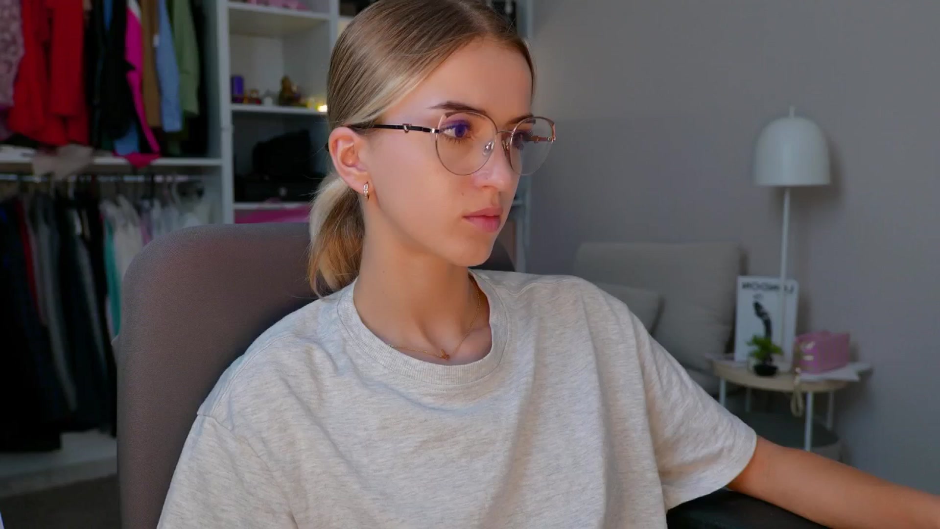 Gallery image thumbnail from YannaJeen's myfreecams stream on, 06/27/2025, 09:17 image 20 of 20