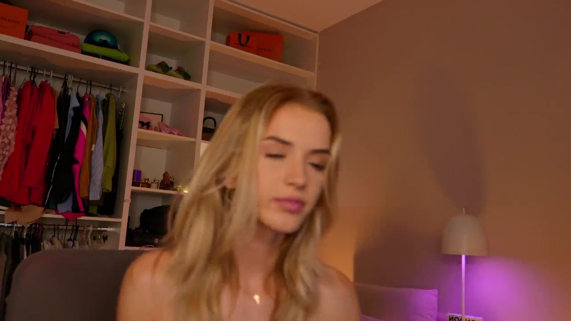 Gallery image thumbnail from YannaJeen's myfreecams stream on, 06/30/2025, 22:21 image 11 of 20