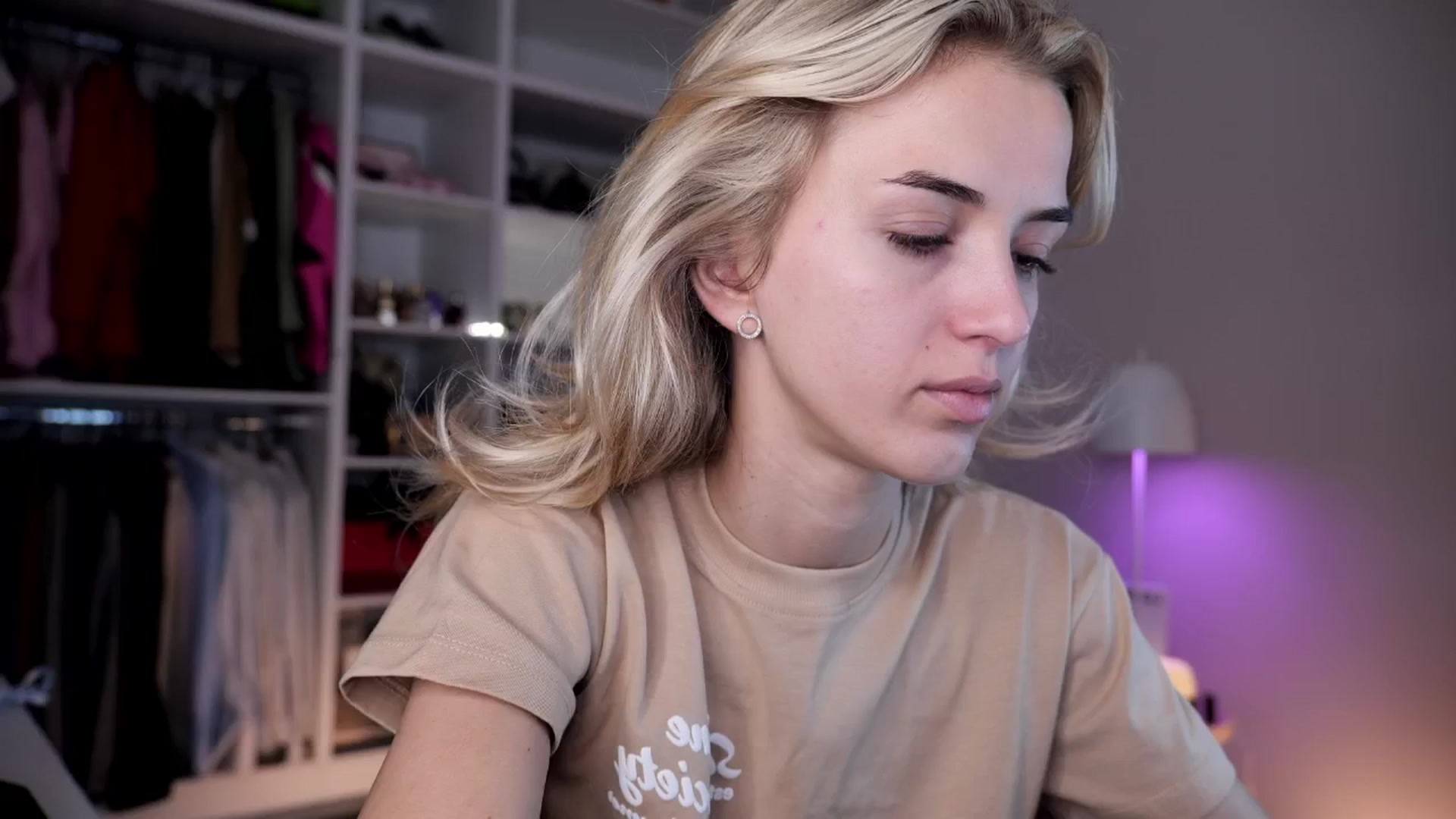 Gallery image thumbnail from YannaJeen's myfreecams stream on, 07/17/2025, 06:43 image 13 of 20
