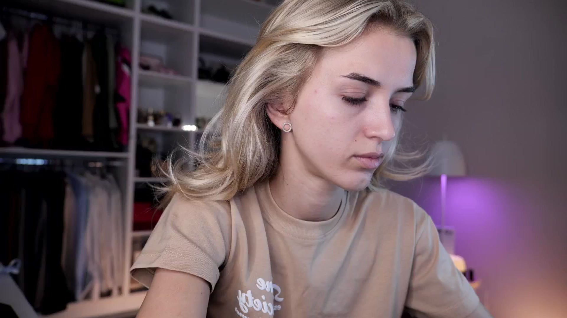 Gallery image thumbnail from YannaJeen's myfreecams stream on, 07/17/2025, 06:43 image 14 of 20