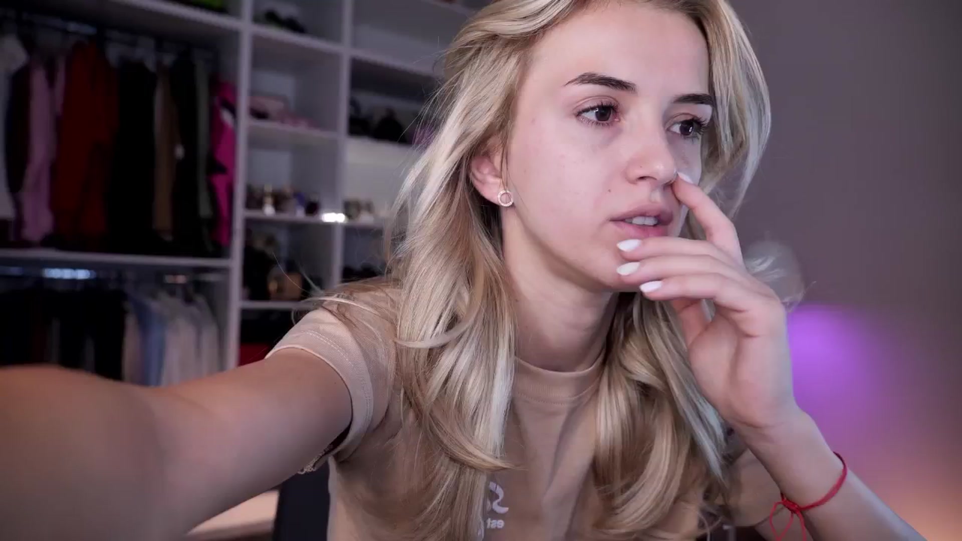 Gallery image thumbnail from YannaJeen's myfreecams stream on, 07/17/2025, 06:43 image 5 of 20