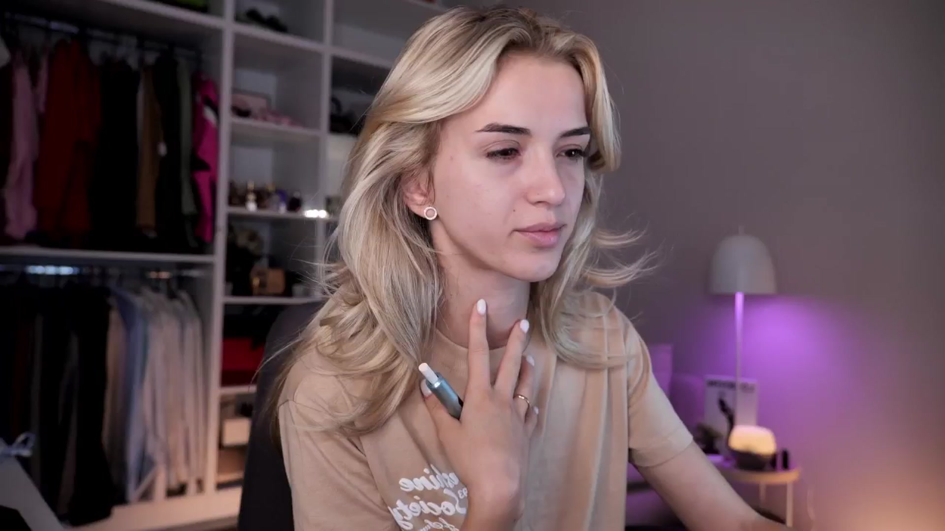Gallery image thumbnail from YannaJeen's myfreecams stream on, 07/17/2025, 06:43 image 16 of 20