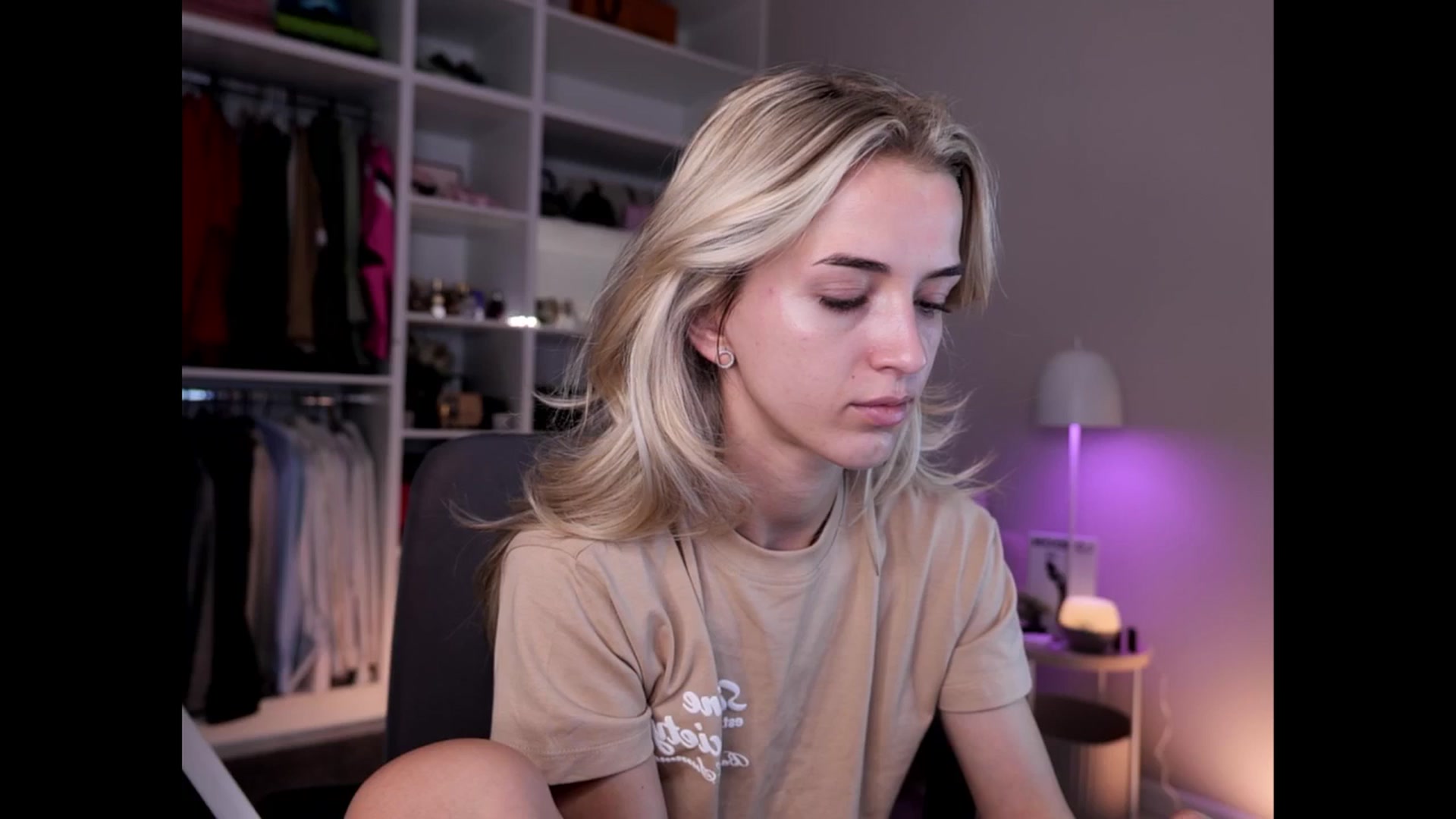 Gallery image thumbnail from YannaJeen's myfreecams stream on, 07/17/2025, 06:43 image 20 of 20