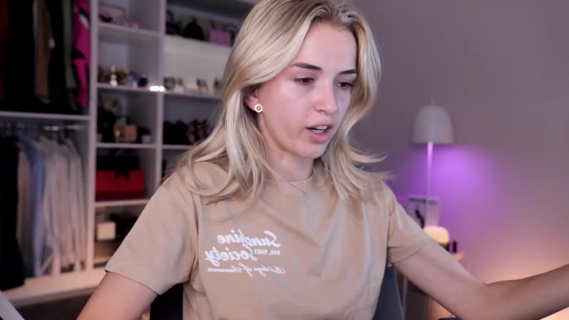Gallery image thumbnail from YannaJeen's myfreecams stream on, 07/17/2025, 07:56 image 9 of 20