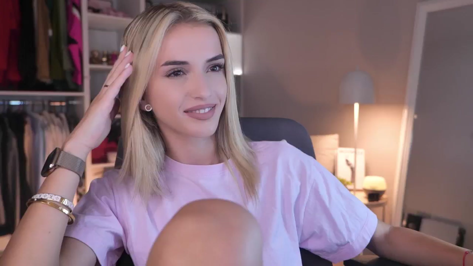 Gallery image thumbnail from YannaJeen's myfreecams stream on, 07/19/2025, 19:39 image 3 of 20