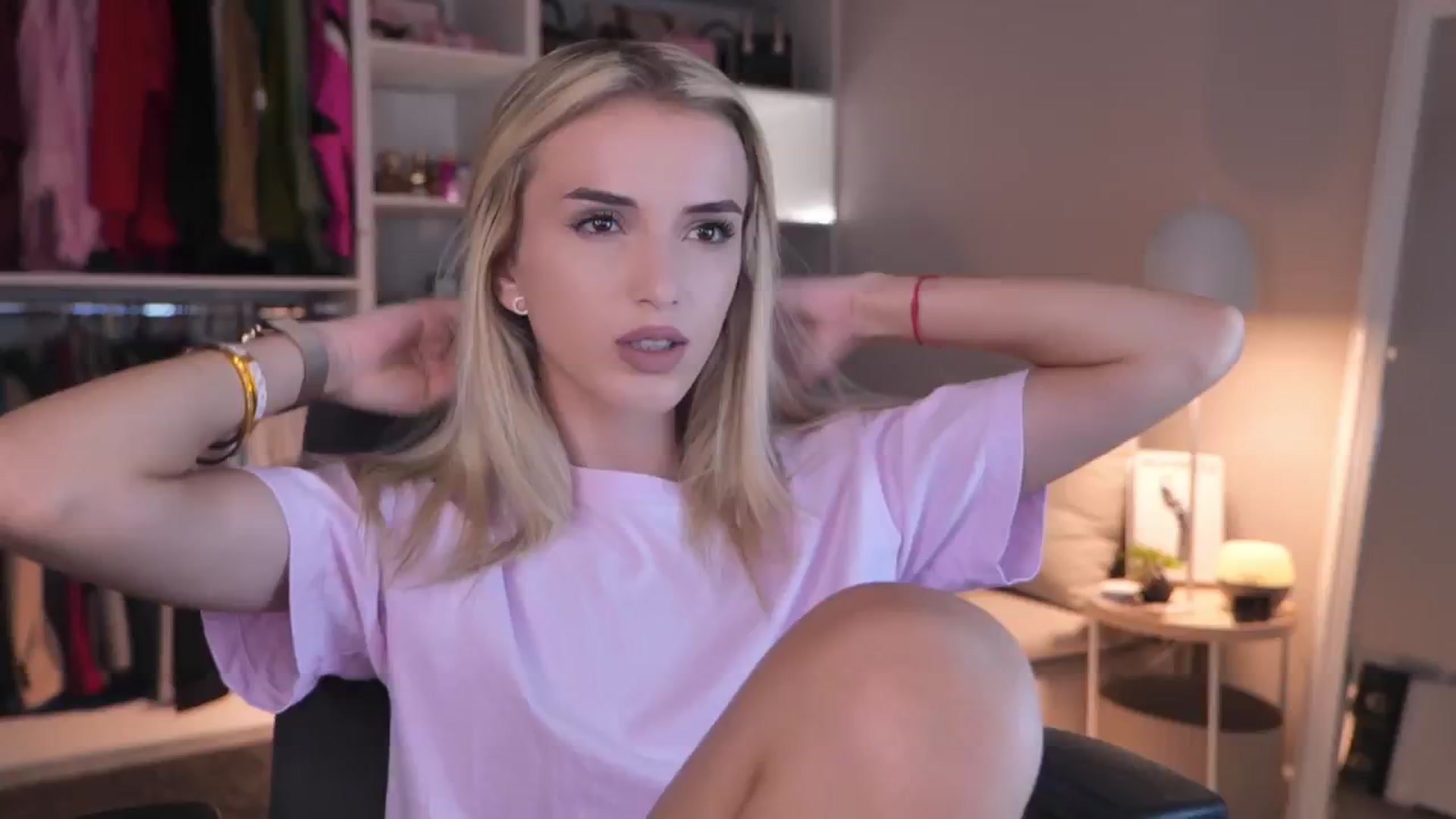 Gallery image thumbnail from YannaJeen's myfreecams stream on, 07/19/2025, 19:39 image 9 of 20
