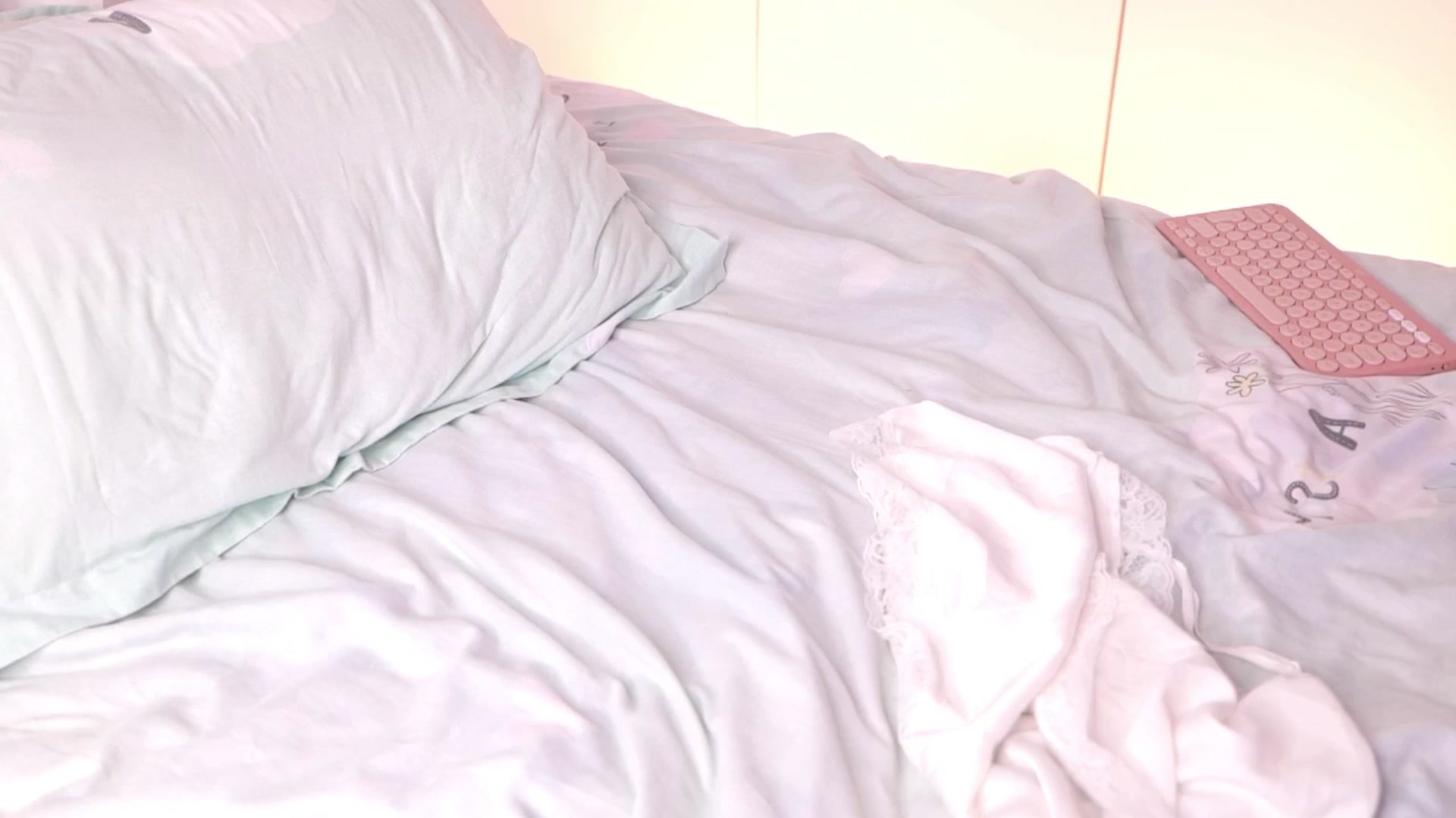 Gallery image thumbnail from YannaJeen's myfreecams stream on, 08/02/2025, 10:19 image 13 of 20