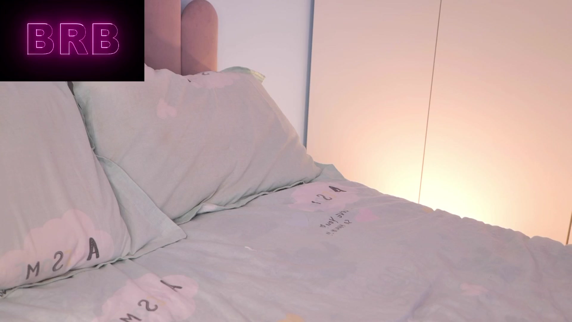 Gallery image thumbnail from YannaJeen's myfreecams stream on, 08/03/2025, 09:29 image 17 of 20