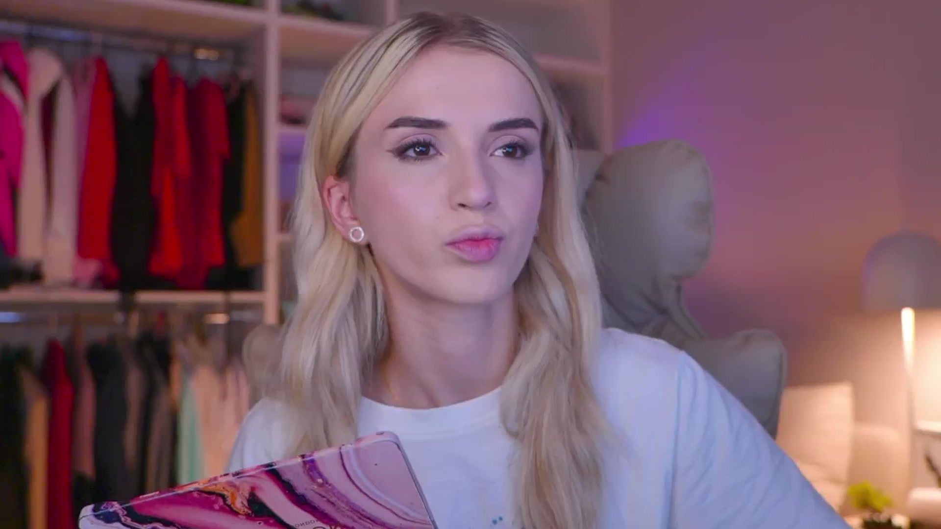 Gallery image thumbnail from YannaJeen's myfreecams stream on, 08/09/2025, 19:39 image 18 of 20