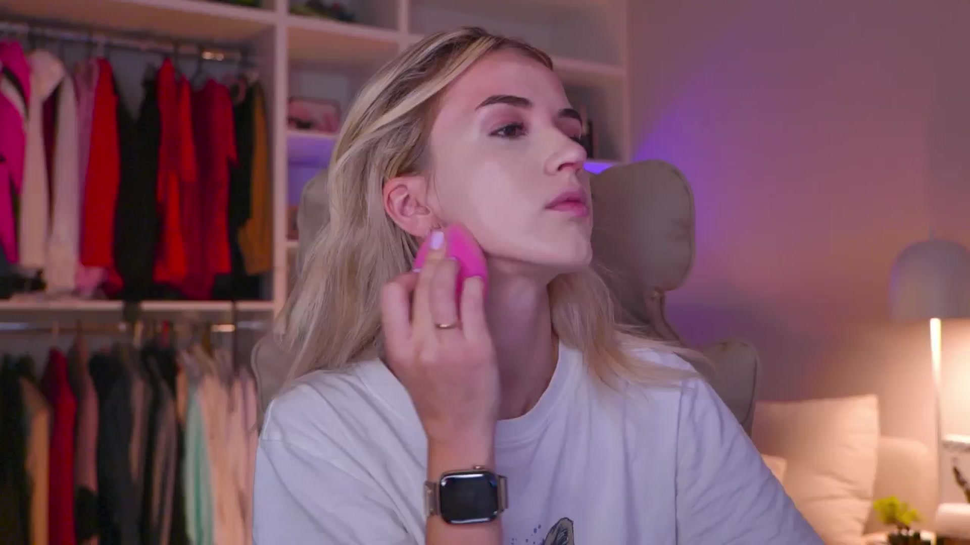 Gallery image thumbnail from YannaJeen's myfreecams stream on, 08/09/2025, 19:39 image 10 of 20