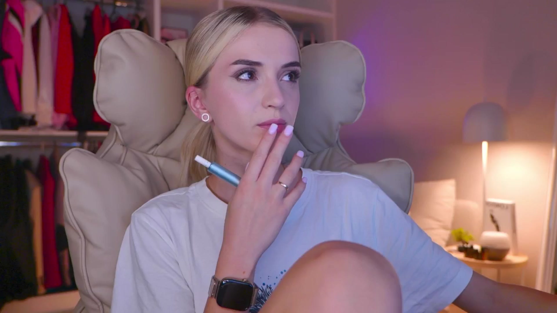 Gallery image thumbnail from YannaJeen's myfreecams stream on, 08/09/2025, 20:24 image 9 of 20