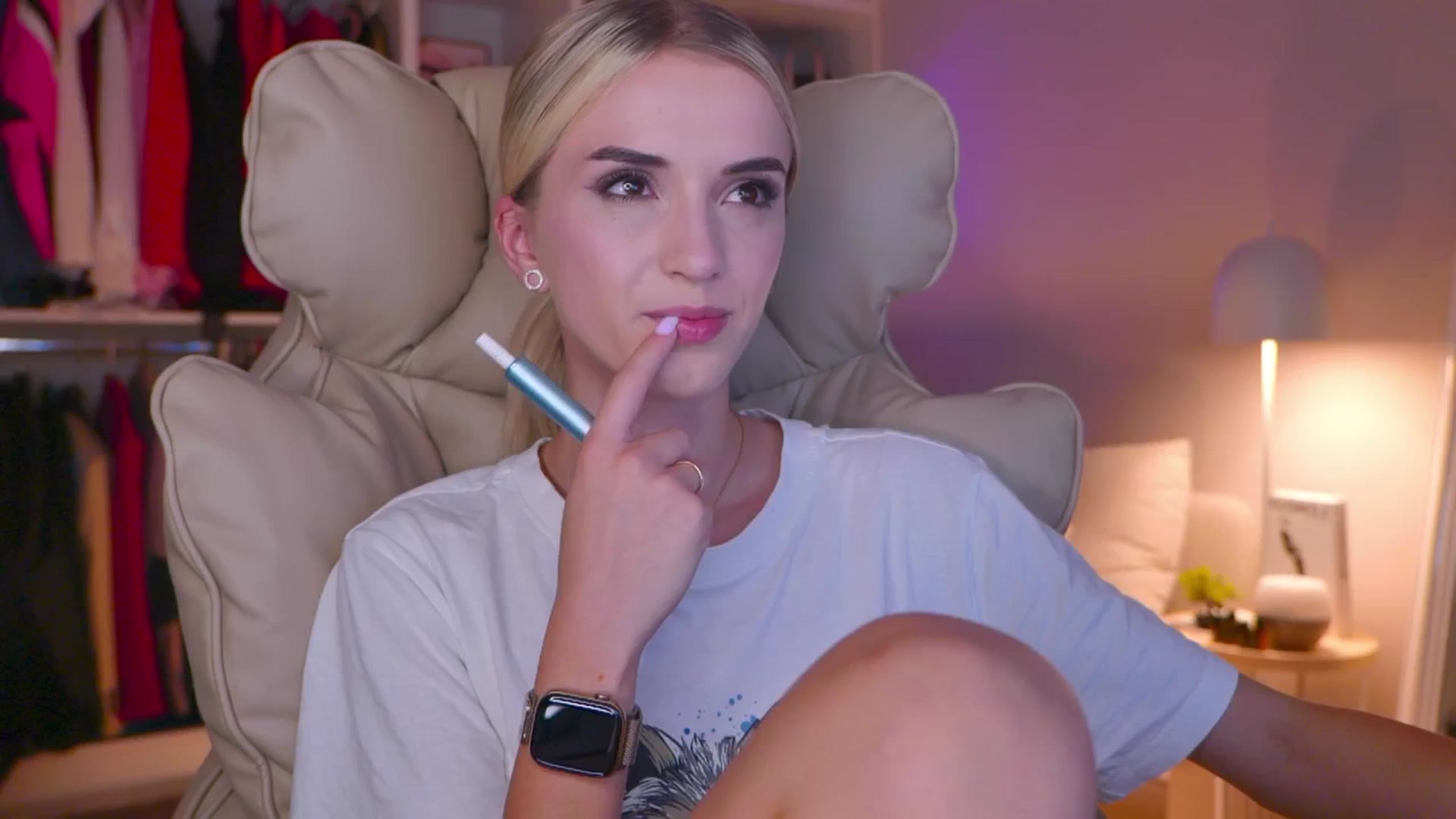 Gallery image thumbnail from YannaJeen's myfreecams stream on, 08/09/2025, 20:24 image 10 of 20