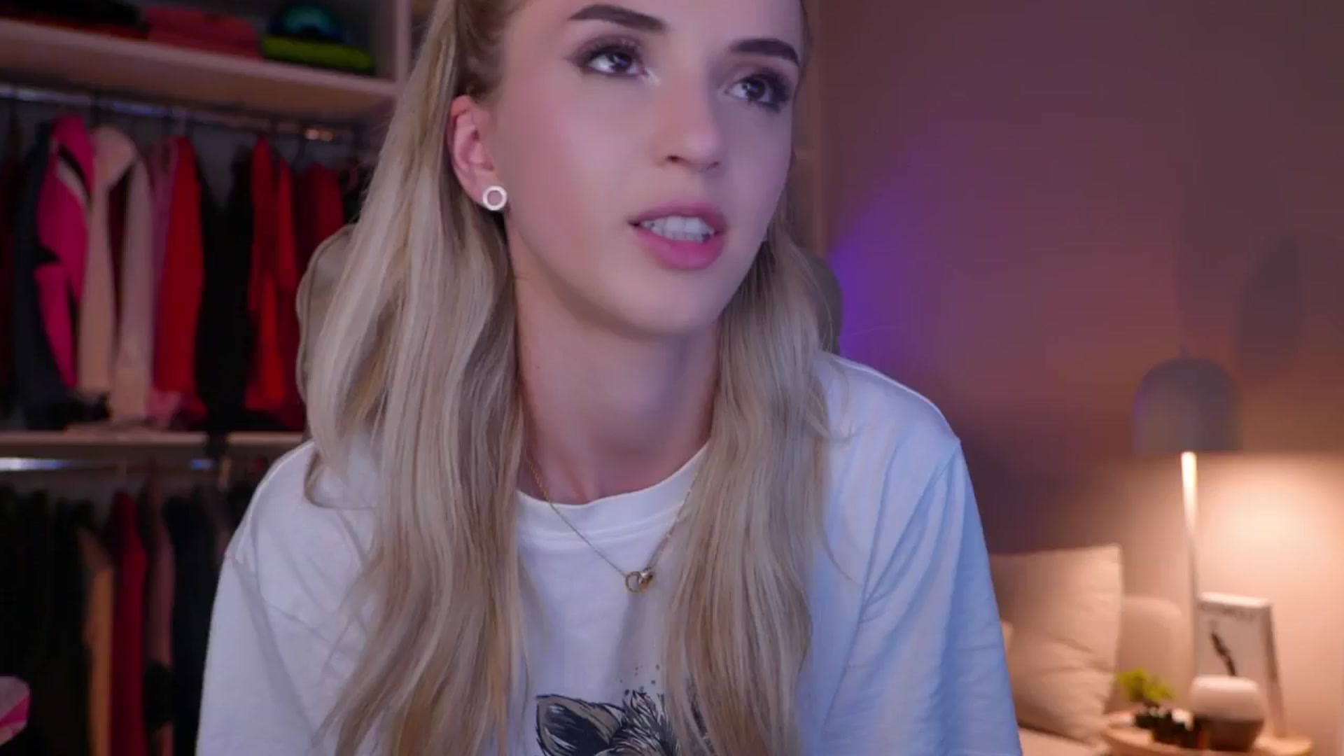 Gallery image thumbnail from YannaJeen's myfreecams stream on, 08/09/2025, 21:28 image 1 of 20